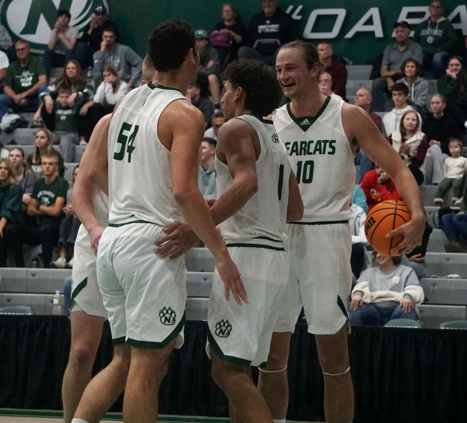 22-11-24 NWMBB huddle.jpg